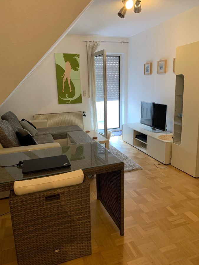 Provisionsfrei* Schöne Dachgeschossgewohnung mit großem sonnigen Balkon 2 zimmer