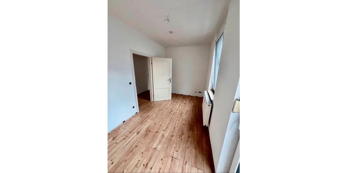 Erdgeschoßwohnung Offenbach am Main - 4 Zimmer, 105 m&sup2;, 1.350&euro; | Angebot:26121930