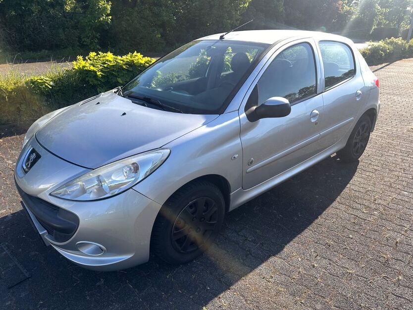 Peugeot 206 97.000 km 3.990 € Hanau 63452