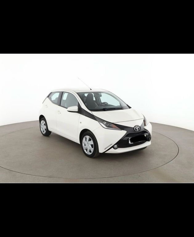 Toyota Aygo (X) 80.000 km 7.400 € Frankfurt am Main 60528