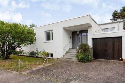 Großzügiger Bungalow mit modernem Komfort und Blick ins Grüne 9 zimmer