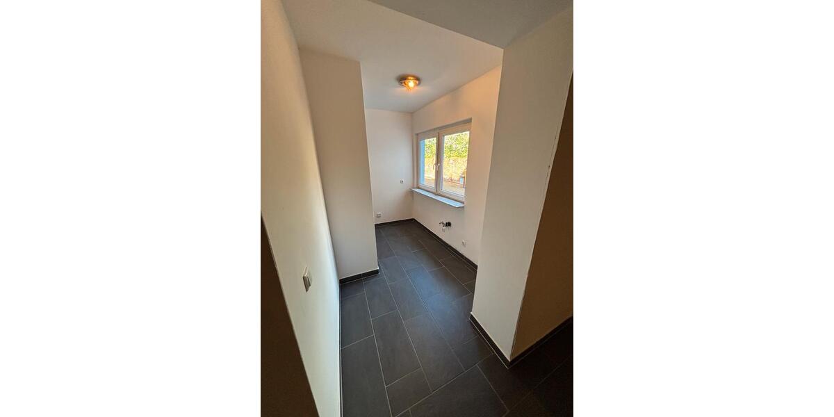 Hochparterre Hanau - 3 Zimmer, 95 m&sup2;, 1.200&euro; | Angebot:26238005