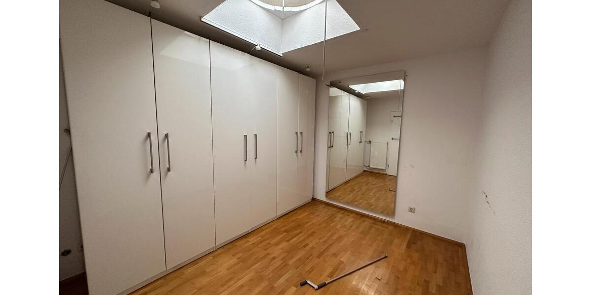 Einfamilienhaus in Frankfurt-Harheim, Garten, Garage - BEFRISTET 6 zimmer