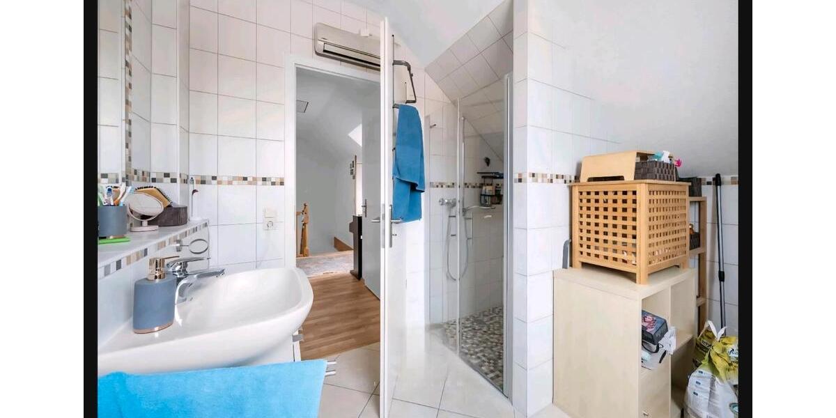 vermiete schöne Stadt-Wohnung. 4 Schlafz., 2 Bäder 5 zimmer