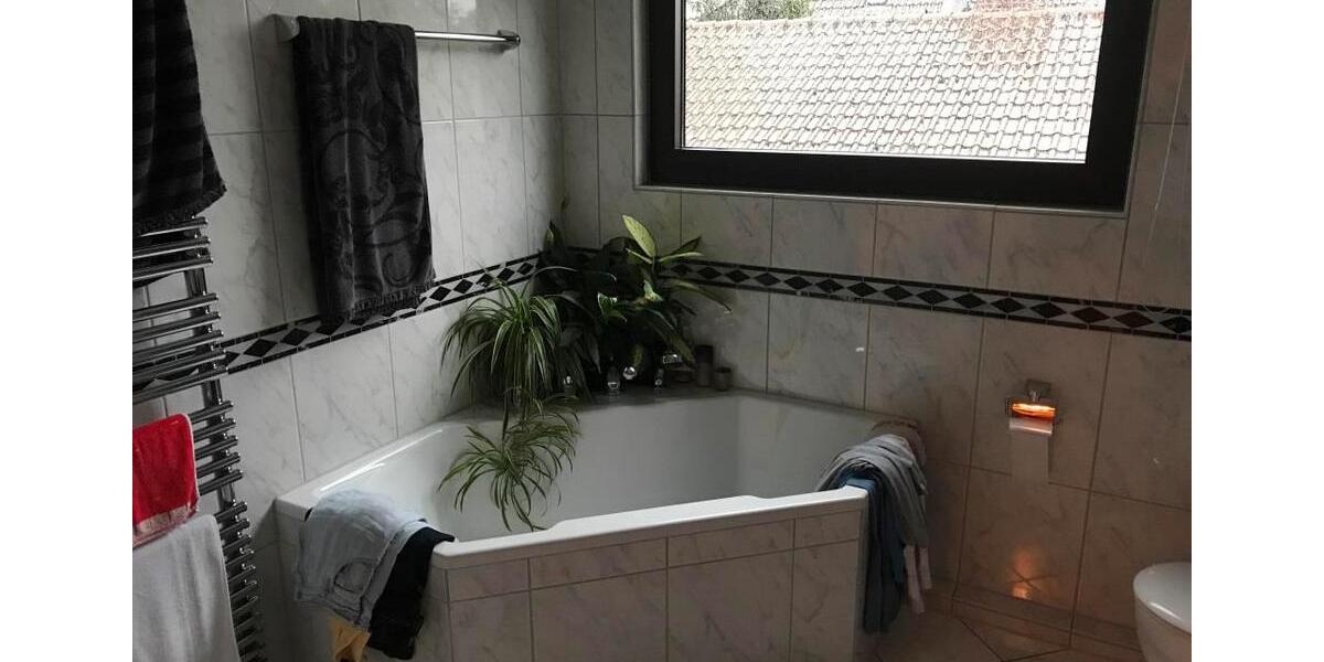 Etagenwohnung Dreieich - 5 Zimmer, 150 m&sup2;, 1.800&euro; | Angebot:26234377