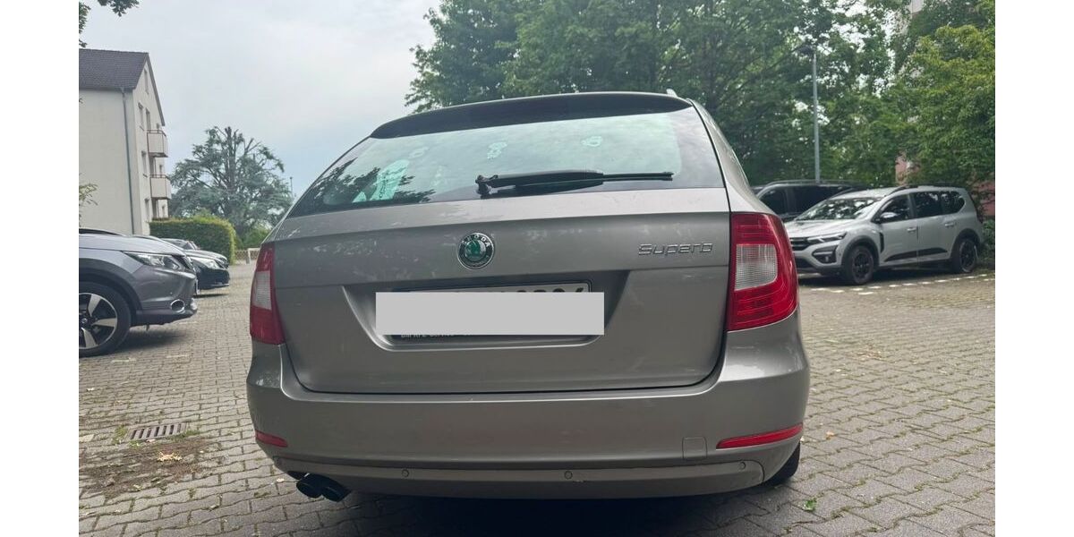 Skoda Superb 182.000 km 3.950 &euro; Steinbach 61449