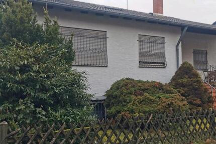 Bungalow im Landhausstil mit Pool und Einliegerwohnung 9 zimmer