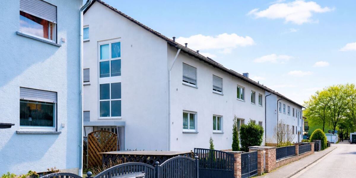 Neu-Isenburg: 3-Familienhaus mit tollem Potenzial! - Mehrfamilienhaus, Wohnhaus Neu-Isenburg Isenburg | Angebot:24762596