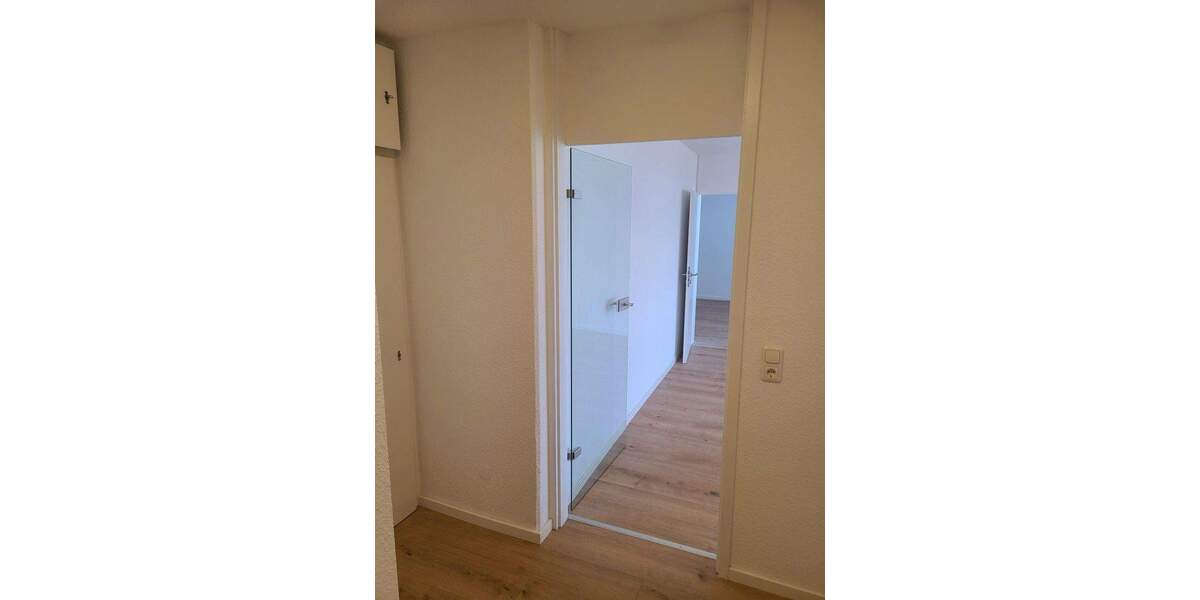 2,5-Zi.-Wohnung mit Einbauküche, Bad, Balkon und Tiefgaragenplatz (Darmstadt) 2 zimmer