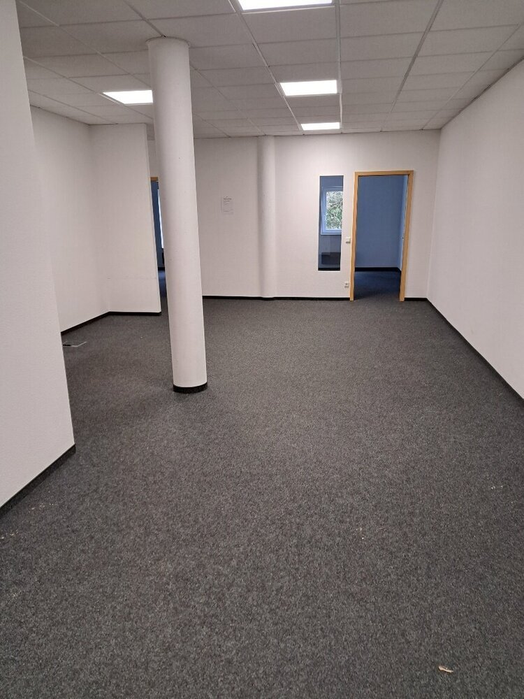 Büro-Praxisfläche im EG eines Wohn- und Geschäftshauses