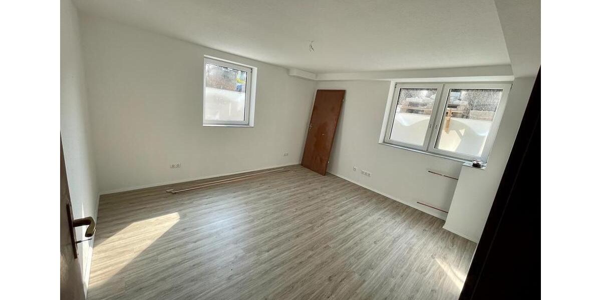 Etagenwohnung Rüsselsheim am Main - 3 Zimmer, 100 m&sup2;, 1.300&euro; | Angebot:26283669
