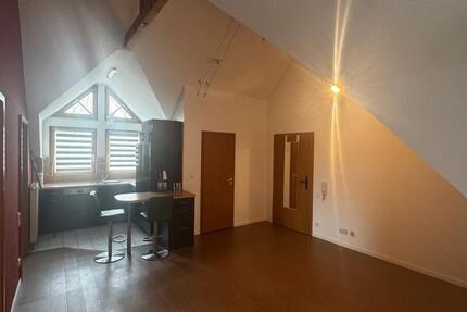 Helle 2-Zimmer-Wohnung mit Balkon & Garage 2 zimmer