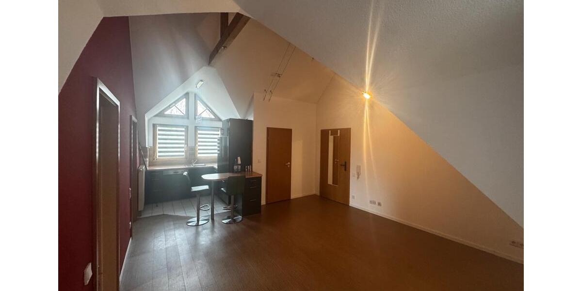 Helle 2-Zimmer-Wohnung mit Balkon & Garage 2 zimmer
