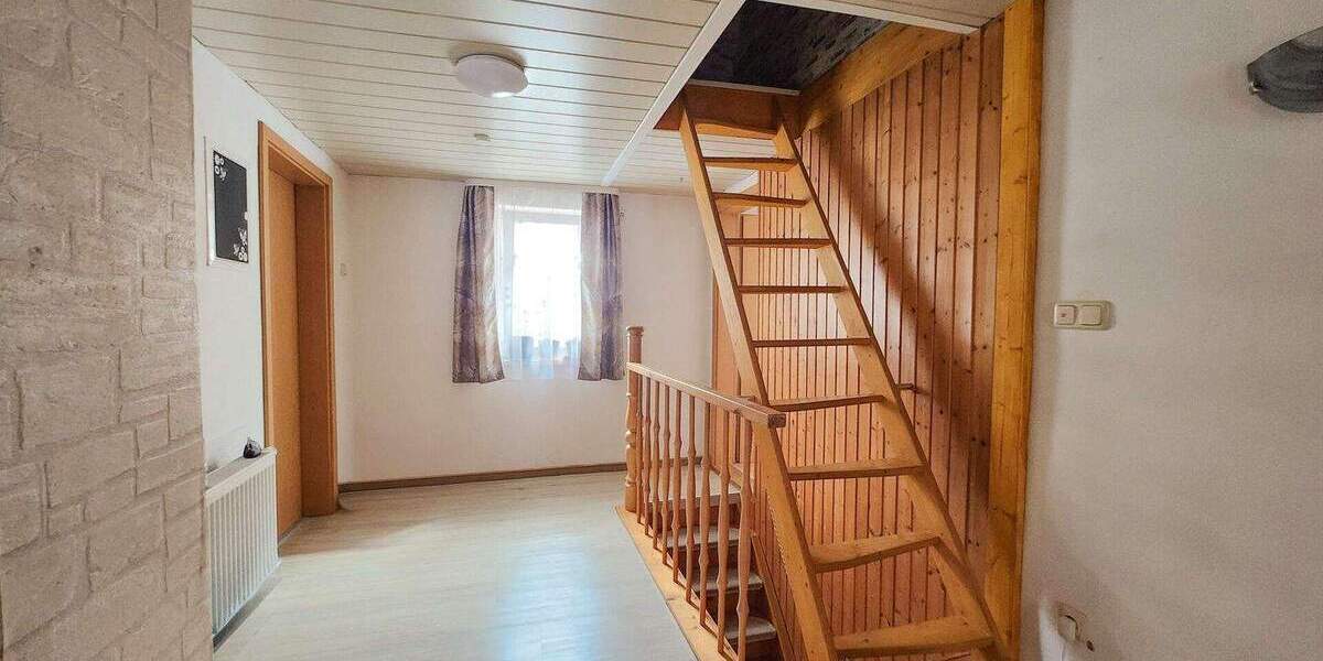 Einfamilienhaus Offenbach Bürgel - 8 Zimmer, 173 m&sup2;, 495.000&euro; | Angebot:25703492