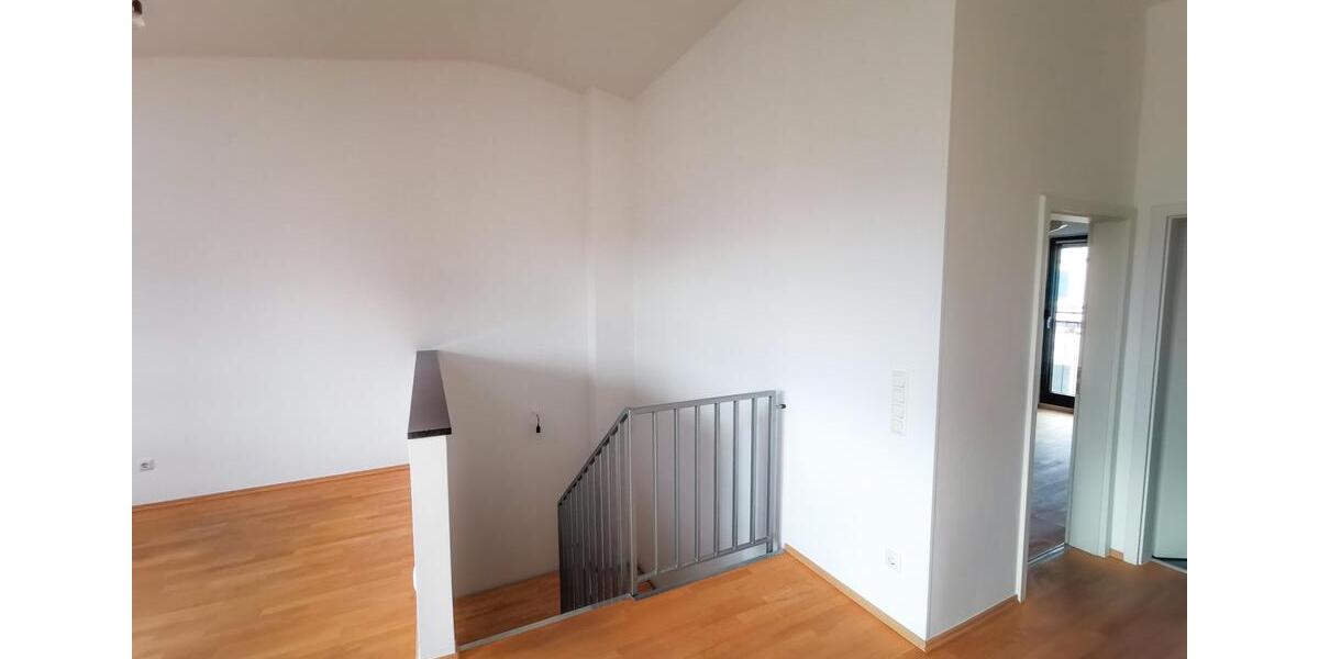 Maisonettenwohnung Frankfurt am Main Niederrad - 5 Zimmer, 157 m&sup2;, 2.400&euro; | Angebot:25777517