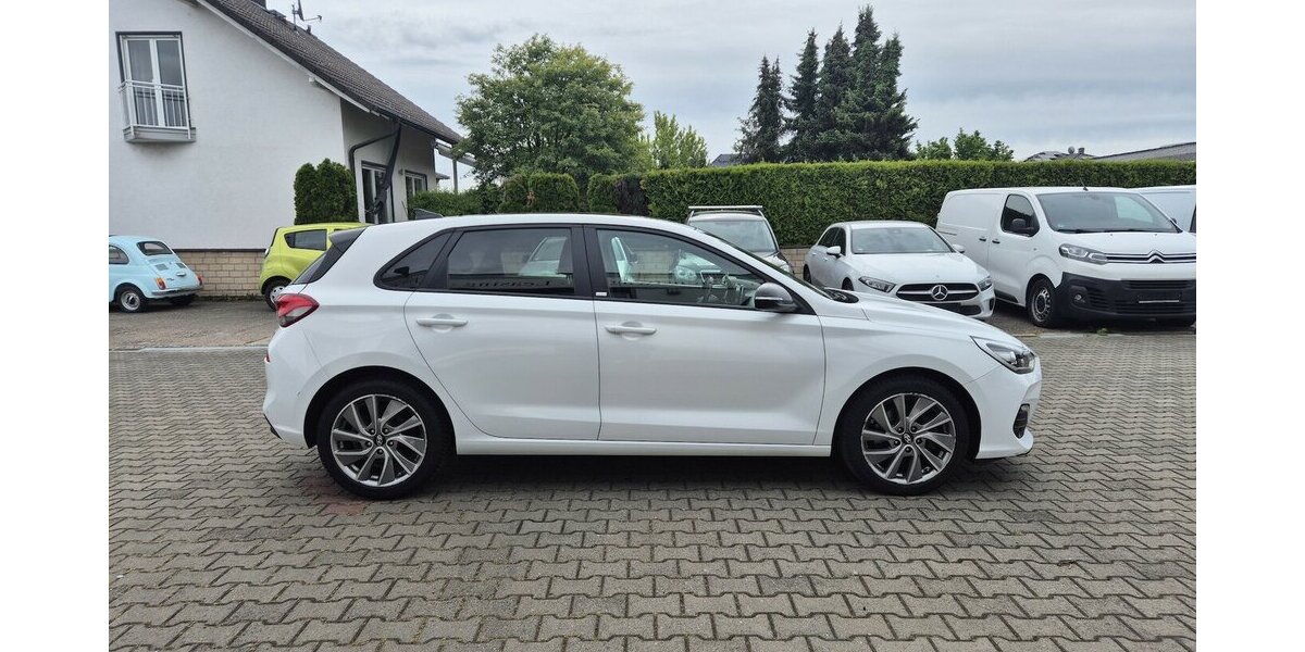 Hyundai i30 Passion +, Rückfahrkamera, Carplay, Navi, Sitz 85.411 km 14.990 &euro; Rodgau 63110