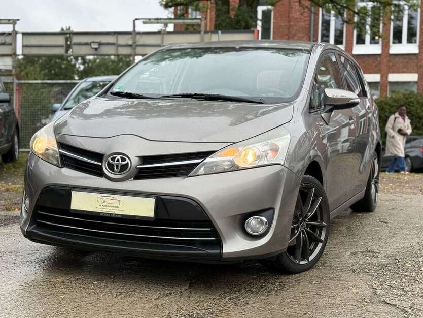 Toyota Verso 171.000 km 6.999 € Frankfurt am Main 60386