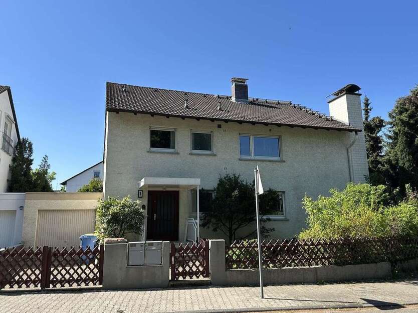 Haus zum Kaufen in Rüsselsheim 699.000 € 232 m²