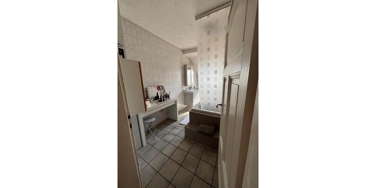 Etagenwohnung Offenbach am Main Bürgel - 4 Zimmer, 95 m&sup2;, 900&euro; | Angebot:26246958