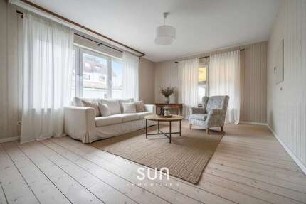 Haus zum Kaufen in Friedrichsdorf 799.000 € 214 m² 9 zimmer