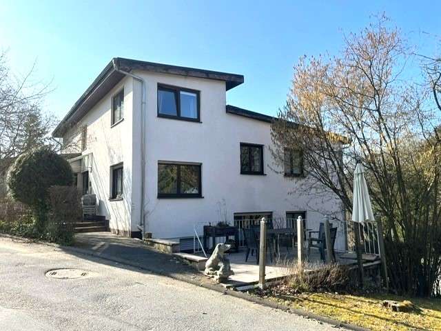 Haus zum Kaufen in Usingen-Kransberg 600.000 € 270 m²