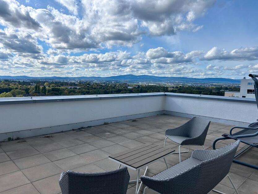 Penthouse mit Taunusblick in Eckenheim zimmer