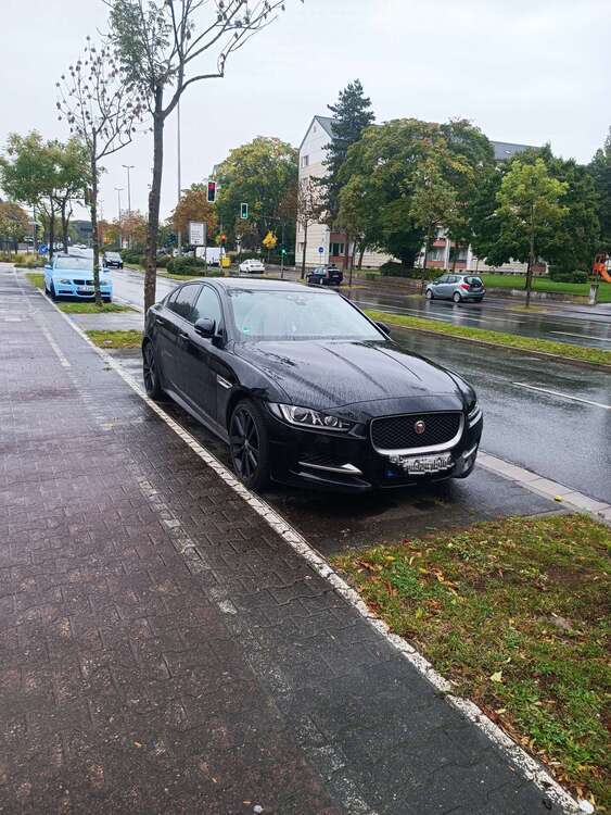 Jaguar XE 97.000 km 20.000 € Rüsselsheim am Main 65428