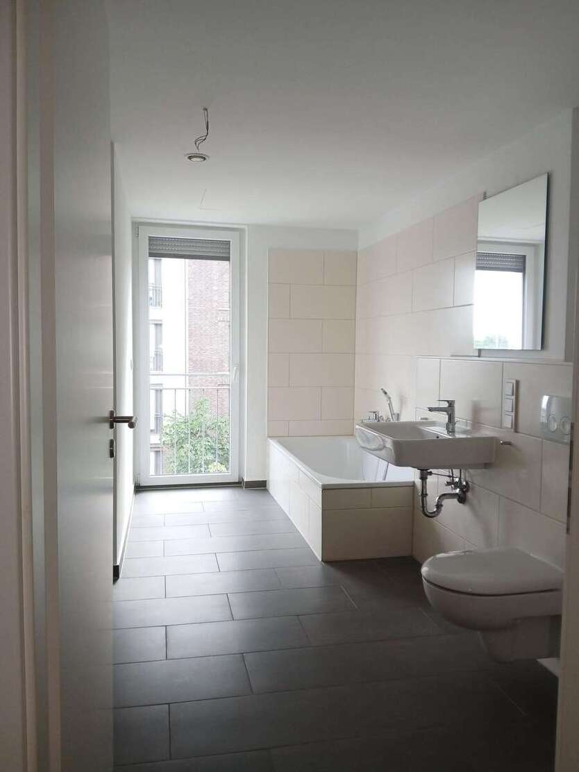 Wohnung zum Mieten in Frankfurt am Main 2.199 € 120.74 m² 5 zimmer
