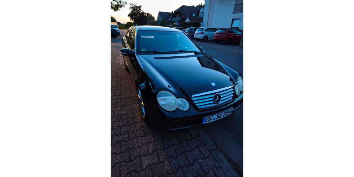Mercedes-Benz CL 200 140.000 km 3.000 &euro; Mainhausen 63533