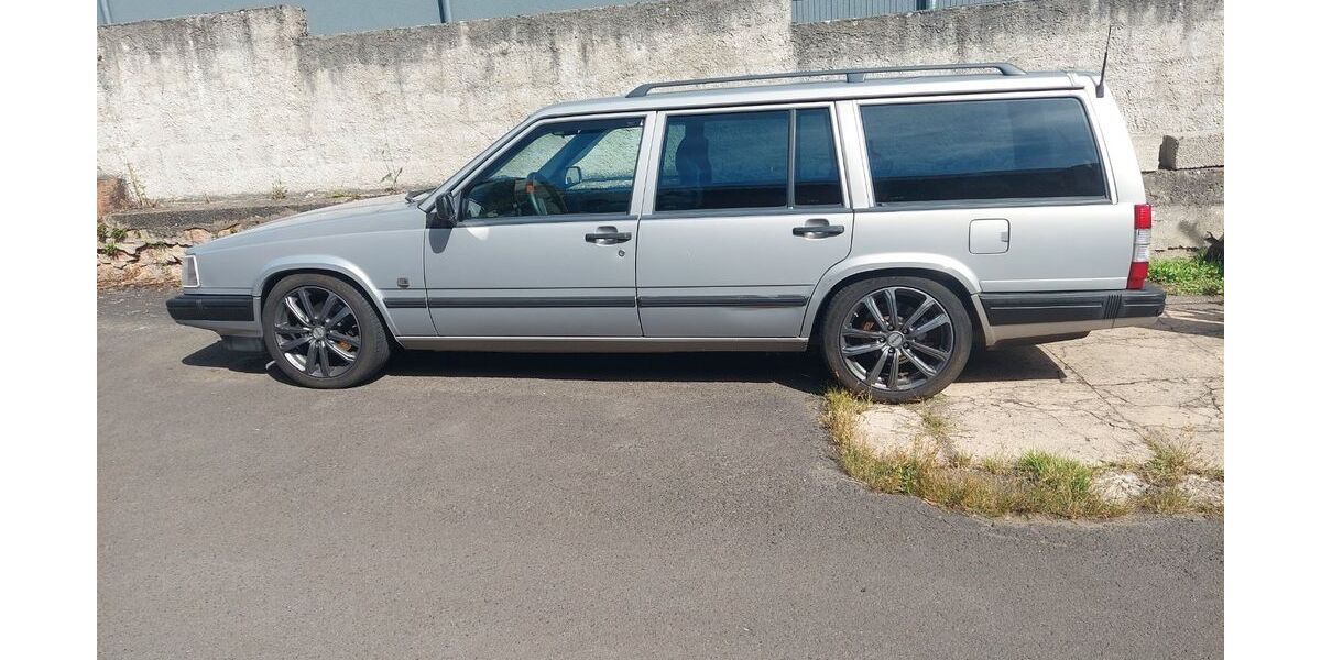Volvo 945 565.800 km 4.500 &euro; Hammersbach 63574