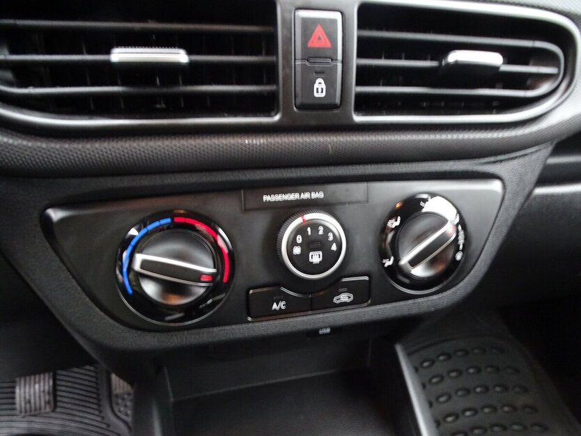 Hyundai i10 1,0l Edition 30 Klima, Spurhalteassistent, App 35.424 km 11.790 € Rodgau 63110