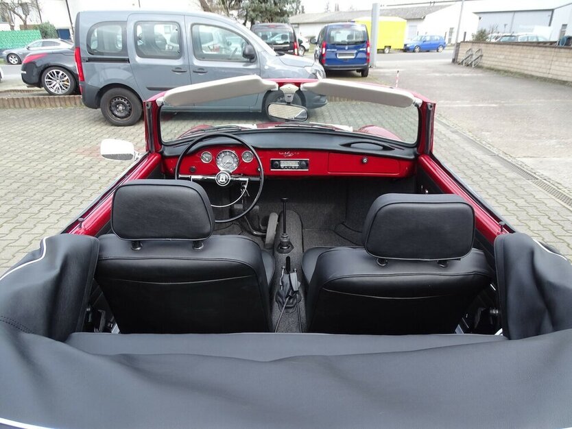 Karmann Ghia Cabrio vollständig restauriert