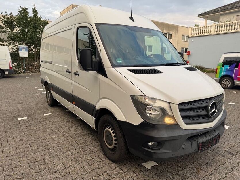 Mercedes-Benz Sprinter 179.000 km 15.900 € Hattersheim 65795