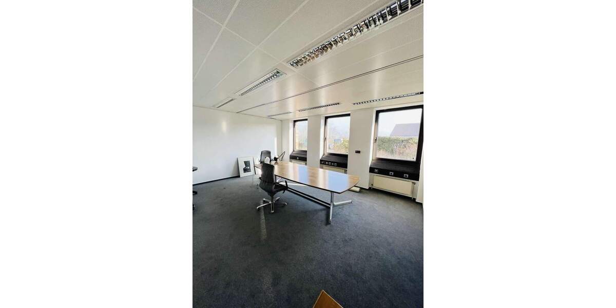 Investmentchance bei Frankfurt: Gewerbegebäude für Büro, Klinik oder Pflege 6 zimmer