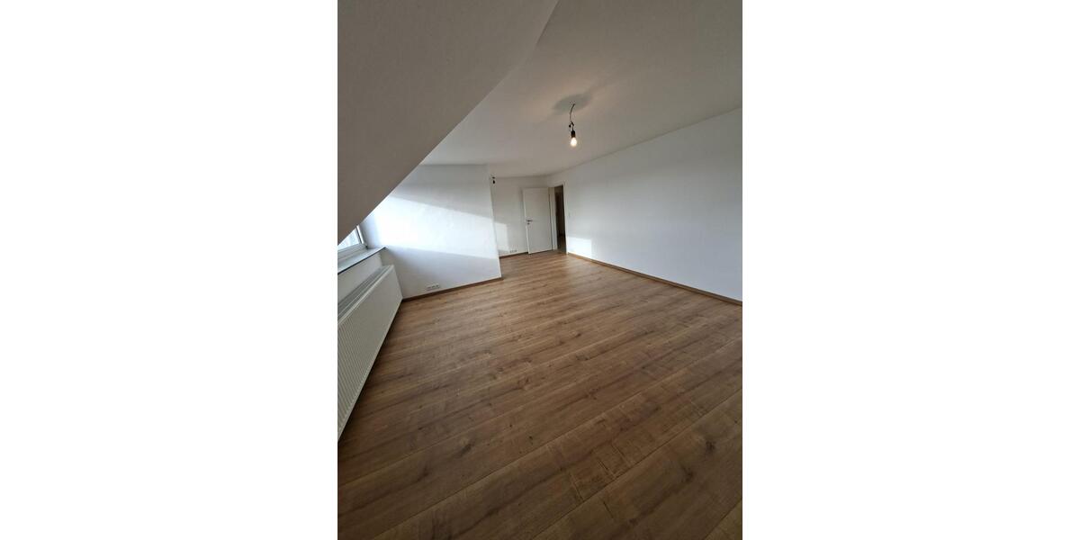 Schöne 4-Zimmer-Dachgeschosswohnung in Klein-Auheim 4 zimmer