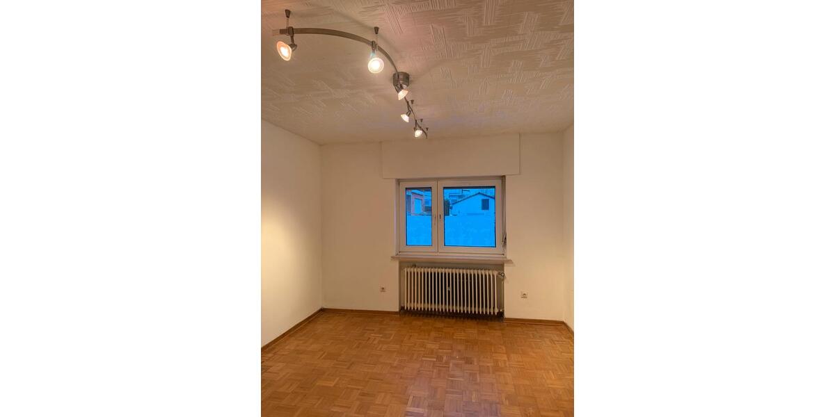 Einfamilienhaus mit 2 Ebenen zur Vermieten (Wohnung )stockheim 6 zimmer