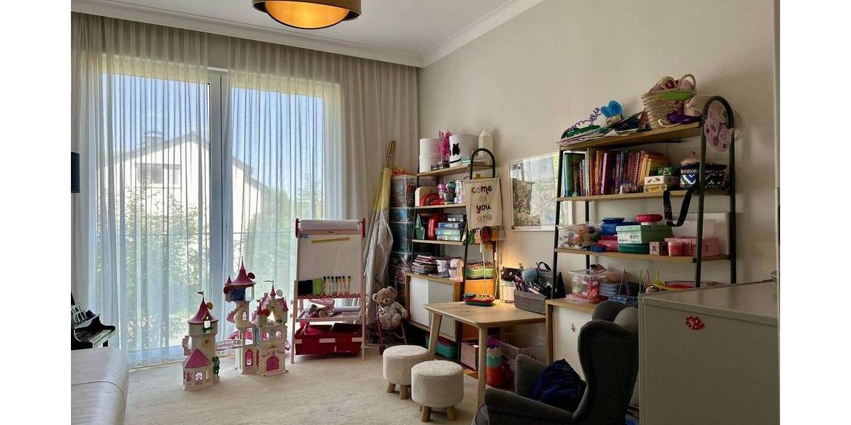 Luxuriöse Doppelhaushälfte mit exklusiver Ausstattung und Garage - OF-Buchrainviertel! 7 zimmer