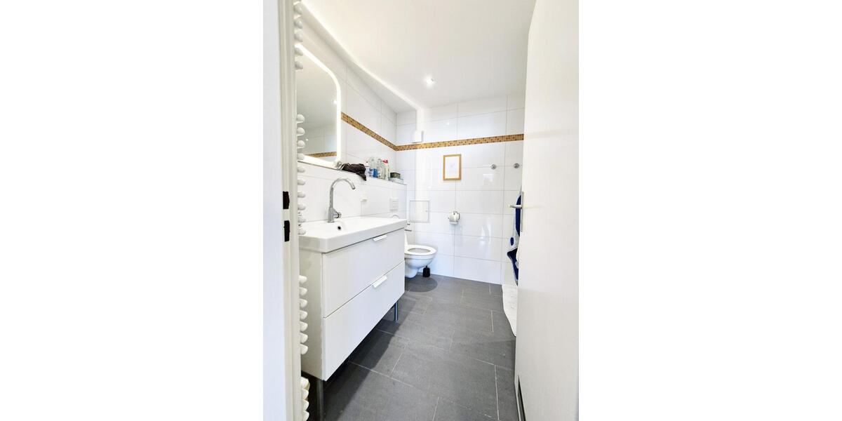 Dachgeschoßwohnung Frankfurt am Main Oberrad - 4 Zimmer, 69 m&sup2;, 420.000&euro; | Angebot:27016010