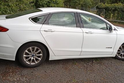 Ford Mondeo 180.800 km 7.900 &euro; Glashütten 61479