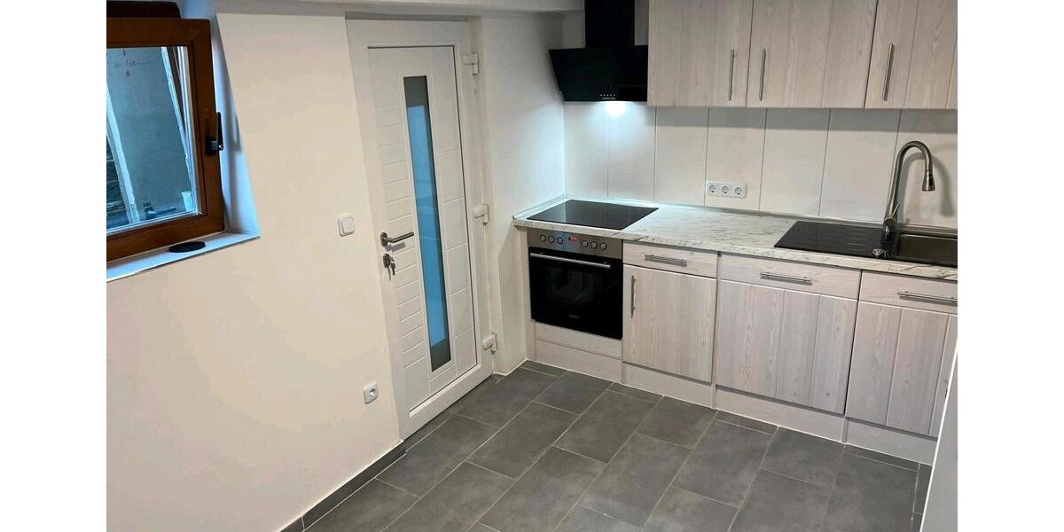 Renovierte 2 Zimmer Wohnung im hellen Keller-ruhige Lage 2 zimmer