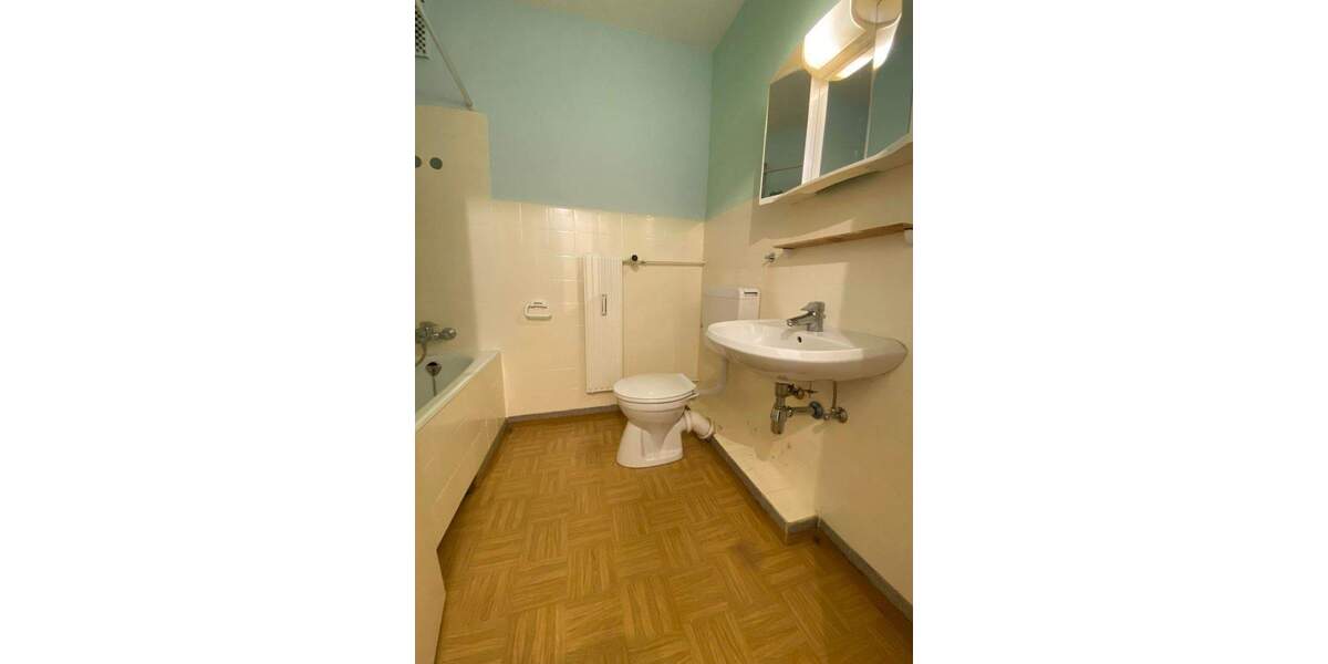 Renovierungsbedürftiges 1-Zimmerapartment mit Garage in Heusenstamm 1 zimmer