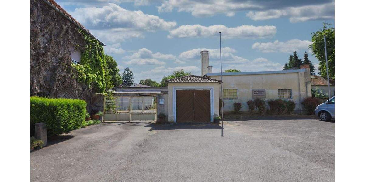Handwerk & Logistik - Industriehalle mit Freifläche in Schöneck zimmer