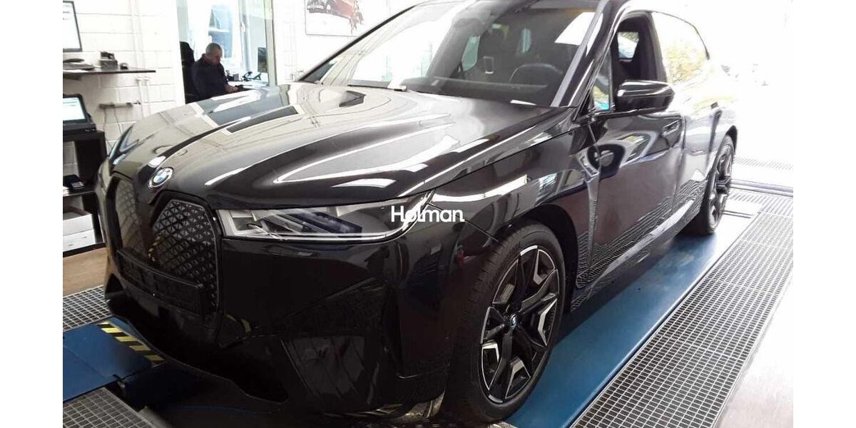 BMW iX 30.489 km 45.834 &euro; Eschborn 65760