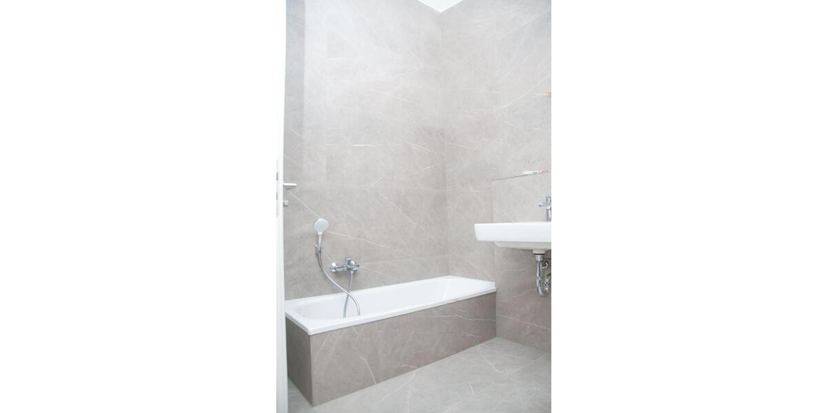 Außergewöhnlich schöne 2 Zimmer-Wohnung mit perfekter Verkehsanbindung 2 zimmer