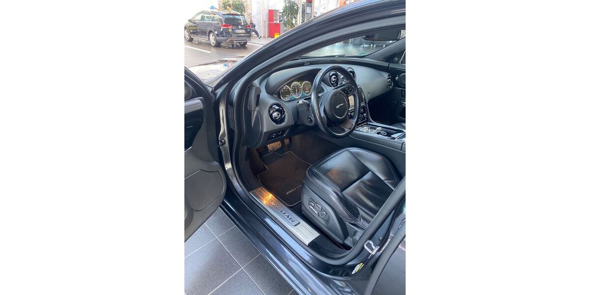 Jaguar XJ 190.000 km 17.850 &euro; Frankfurt am Main 60437