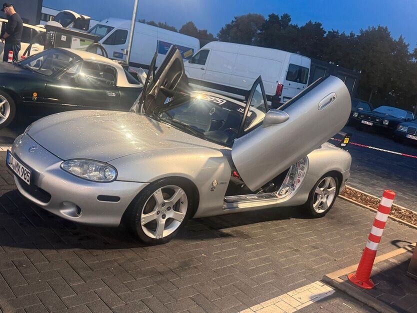 Mazda MX-5 177.400 km 6.000 € Darmstadt 64295