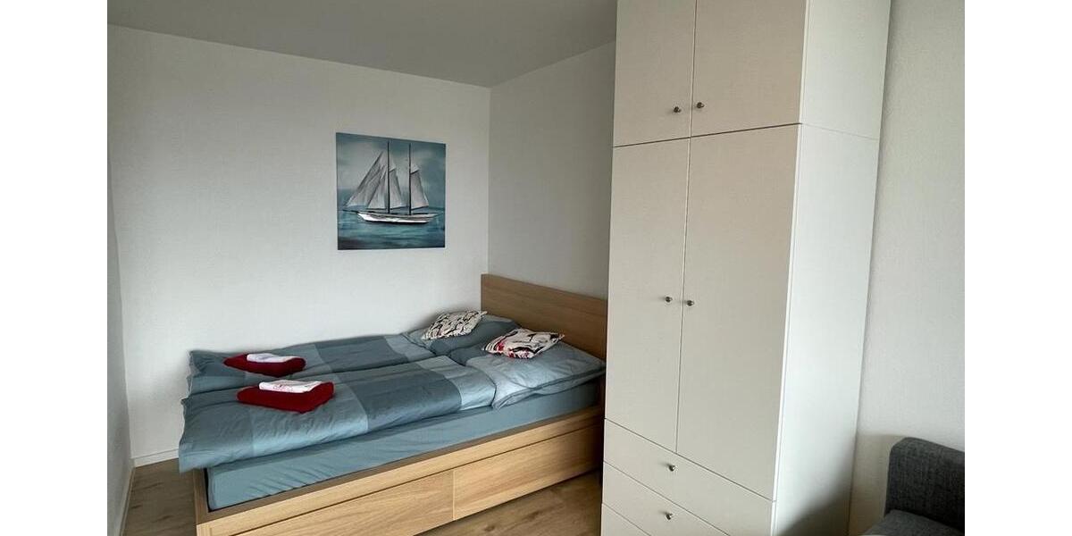 Voll mobileres Studio-Apartment, Balkon, Parkplatz in Neuss 1 zimmer