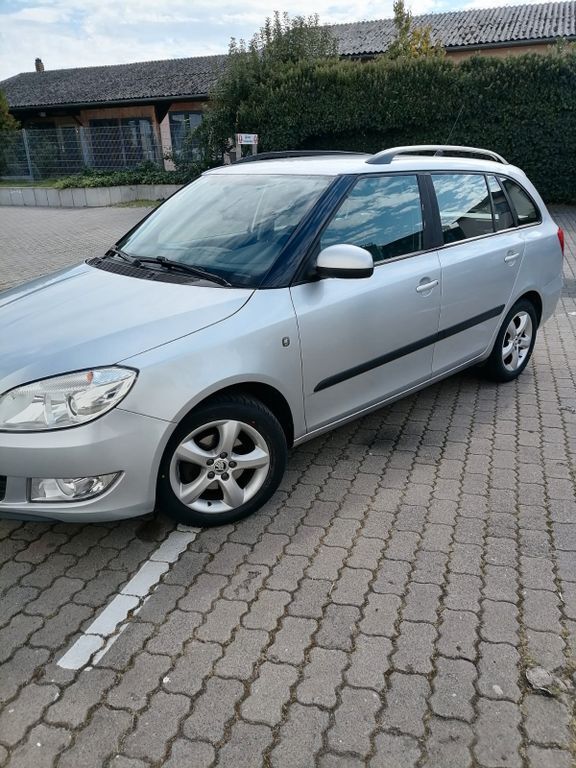 Skoda Fabia 232.000 km 3.800 € Frankfurt 60326