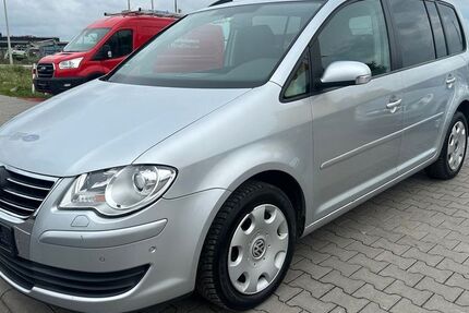 VW Touran 115.000 km 6.499 € Dietzenbach 63128