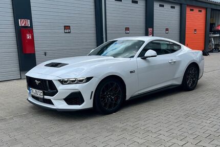 Ford Mustang 14.900 km 51.200 € Frankfurt 65931